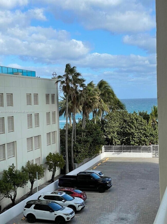 Building Photo - 5005 Collins Ave