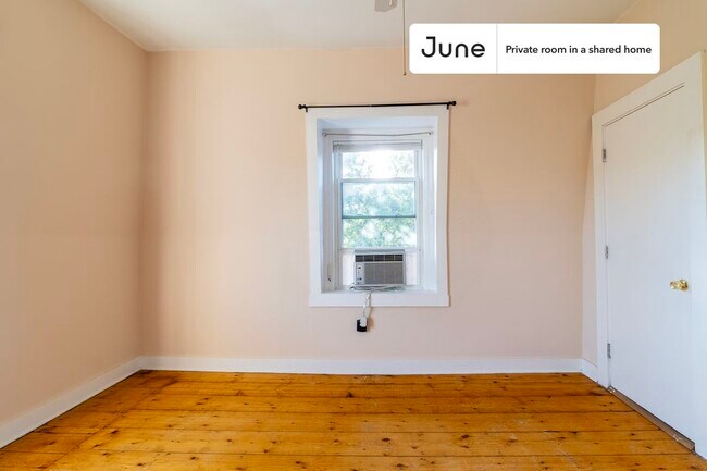 Building Photo - Room in Shared 2 bed/1 bath home