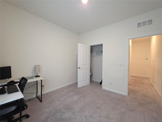 Building Photo - 1569 Effra Wy