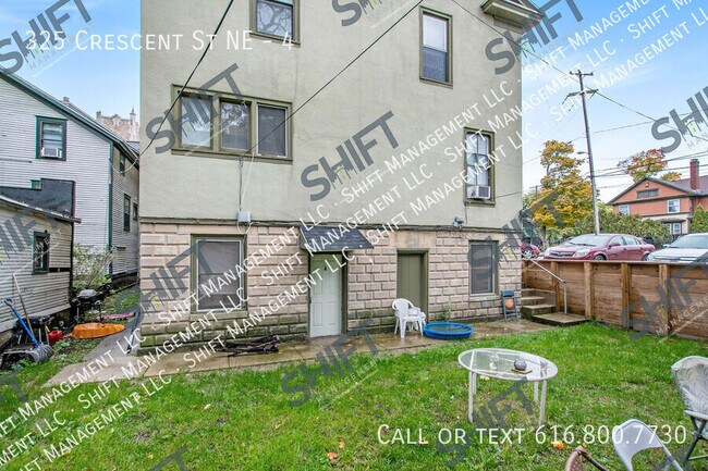 Building Photo - 325 Crescent St NE
