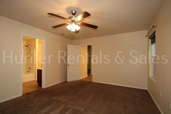 Building Photo - Beautiful 4-Bedroom, 2-Bath Home for Rent ...