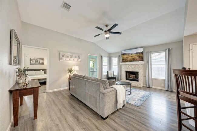 Building Photo - 2022 Balsam Way