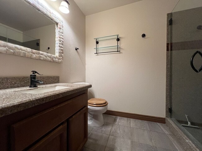 Building Photo - Quiet Home In Serene Green Belt In The Hea...