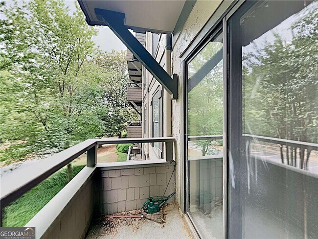 Building Photo - 1217 Highland Bluff Dr S E