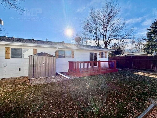 Building Photo - 724 Ponderosa Dr