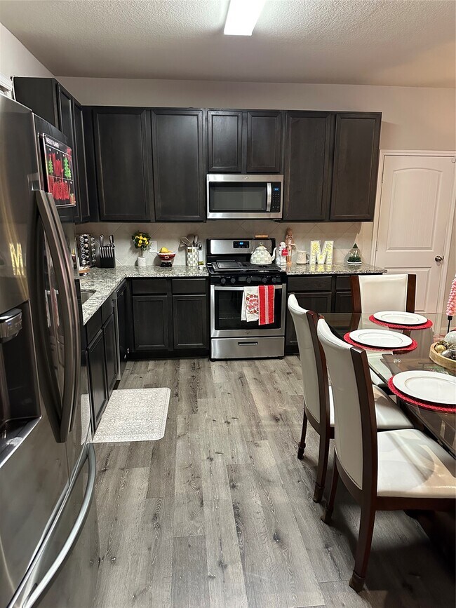 Building Photo - 25396 Grotto Falls Ln