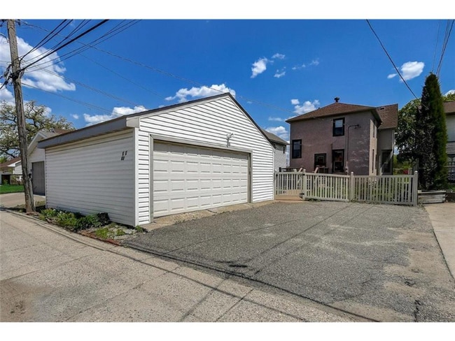 Building Photo - 4218 33rd Ave S