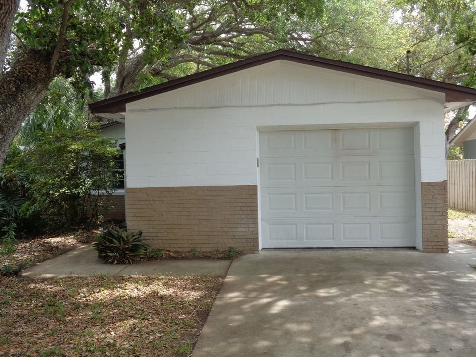 Building Photo - 799 E 10th Ave