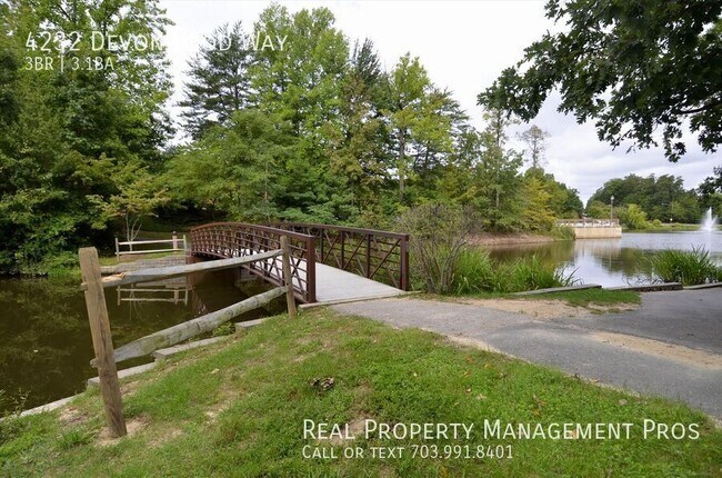 Building Photo - 4232 Devonwood Way