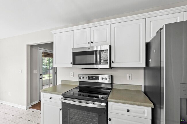 Building Photo - 324 Tyson Glen Dr