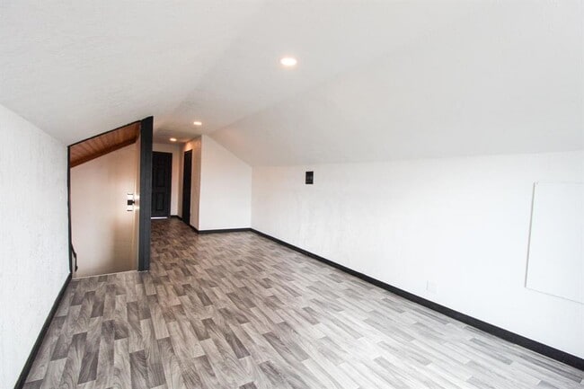 Building Photo - 8102 N U.S. Hwy 183