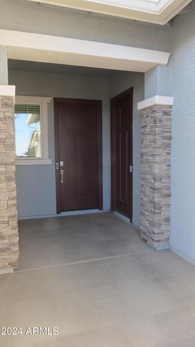 Building Photo - 7710 W Jackrabbit Ln