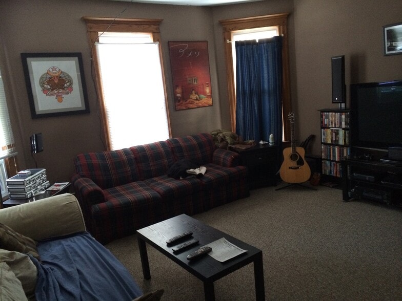 Living Room - 326 Wilson Ave