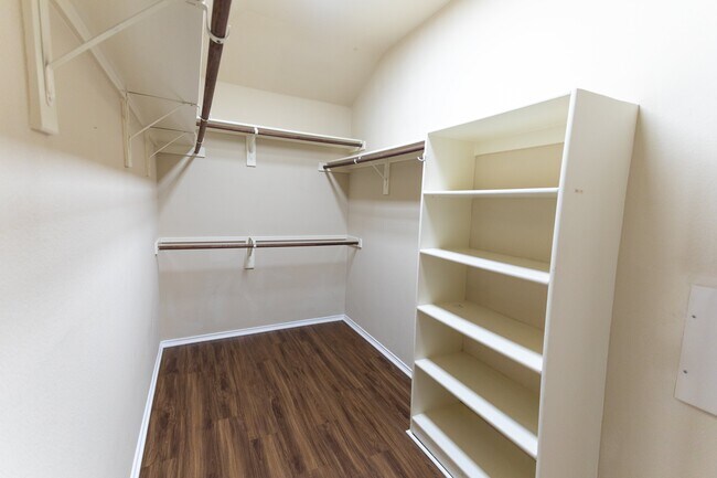 Building Photo - 500 Promise Creek Dr