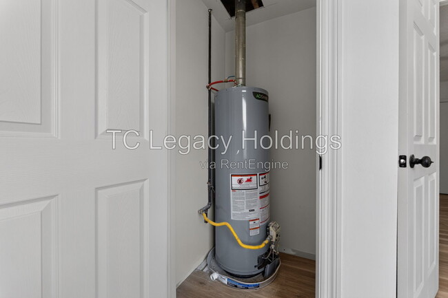 Building Photo - 87 Crisfield St