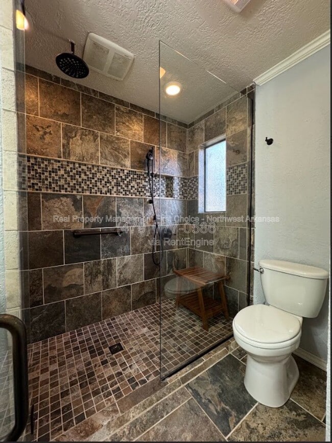 Building Photo - 23 N Howard Pl