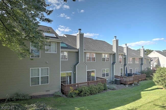 Building Photo - 326 Araneo Dr