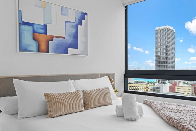 Building Photo - 225 N Miami Ave
