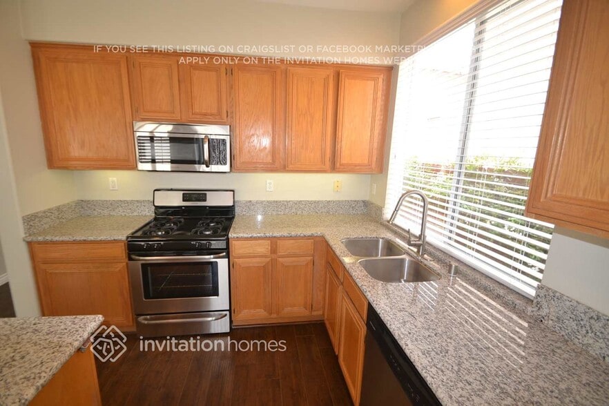 Building Photo - 22830 Oak Knoll Dr