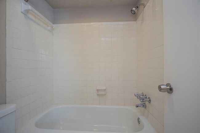 Building Photo - 1416 Hawthorne St