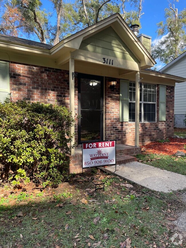 Building Photo - Tallahassee Duplex Move In Ready!