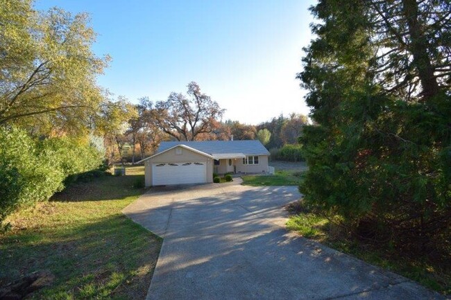 Primary Photo - Newly Remodeled Lake of the Pines Home