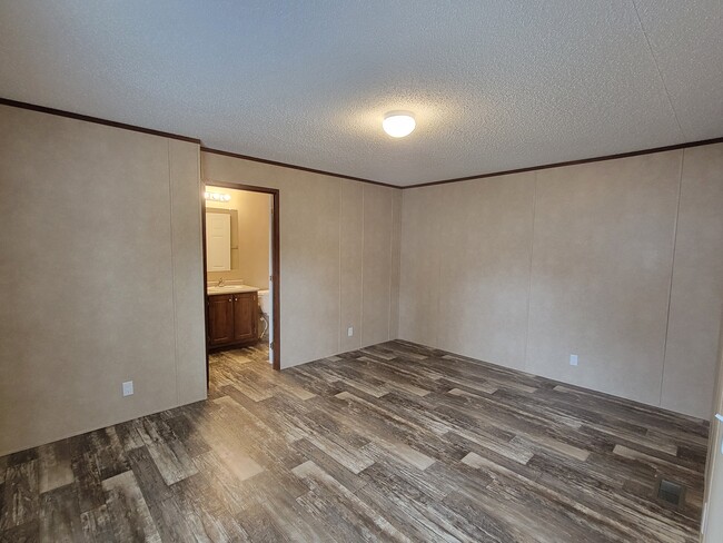 Building Photo - 3660 S Lapeer Rd