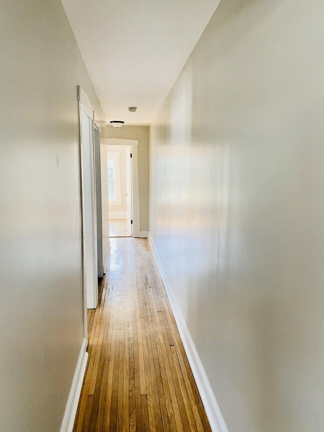 Building Photo - 918 Carpenter St