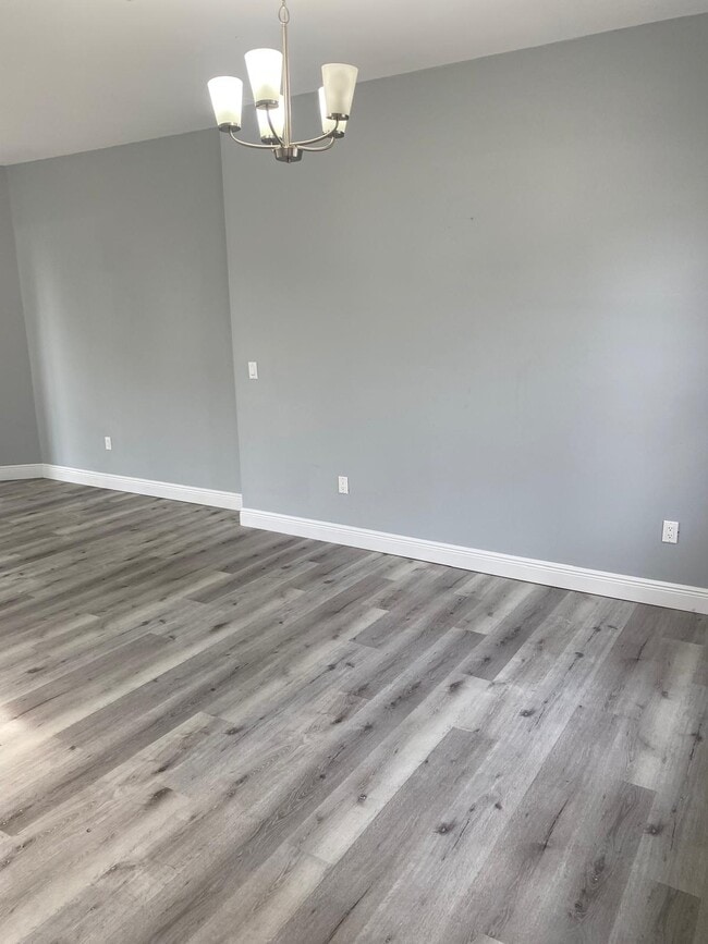 Building Photo - 1341 Flaxwood Ave