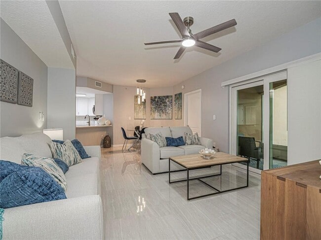 Building Photo - 5080 Fairways Cir