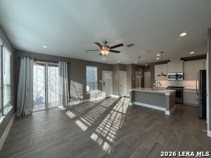 Building Photo - 1511 E Sandalwood Ln