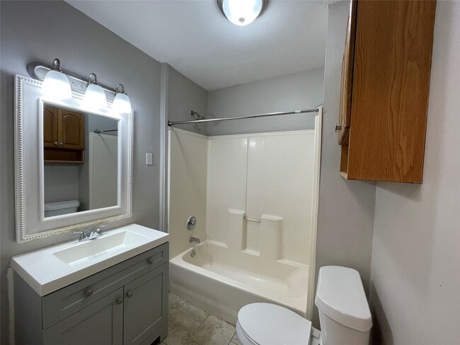 Building Photo - 4221 Lamar St