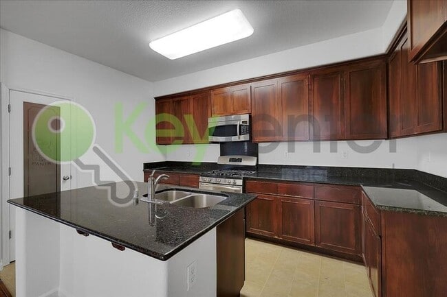 Building Photo - 10923 Oakham Dr