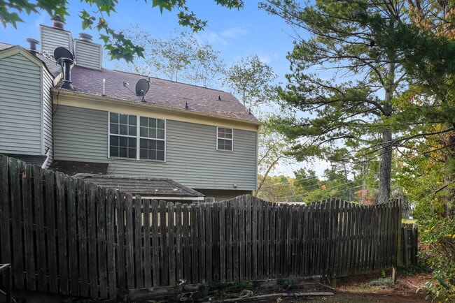 Building Photo - 1418 Stonegate Point