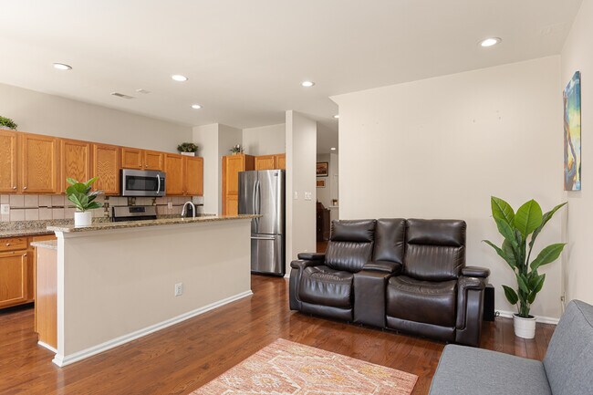 Building Photo - 9 Crest Ct