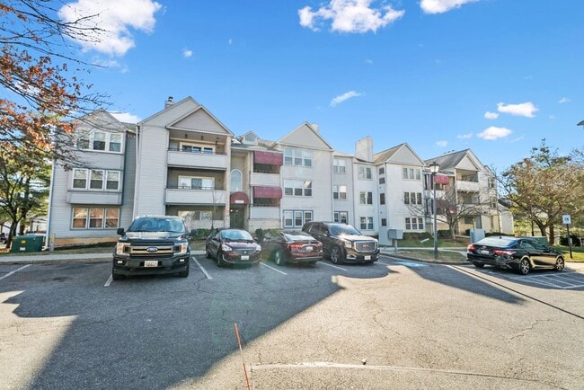 Building Photo - Silver Spring Condo with Modern Comforts and Active Lifestyle Amenities
