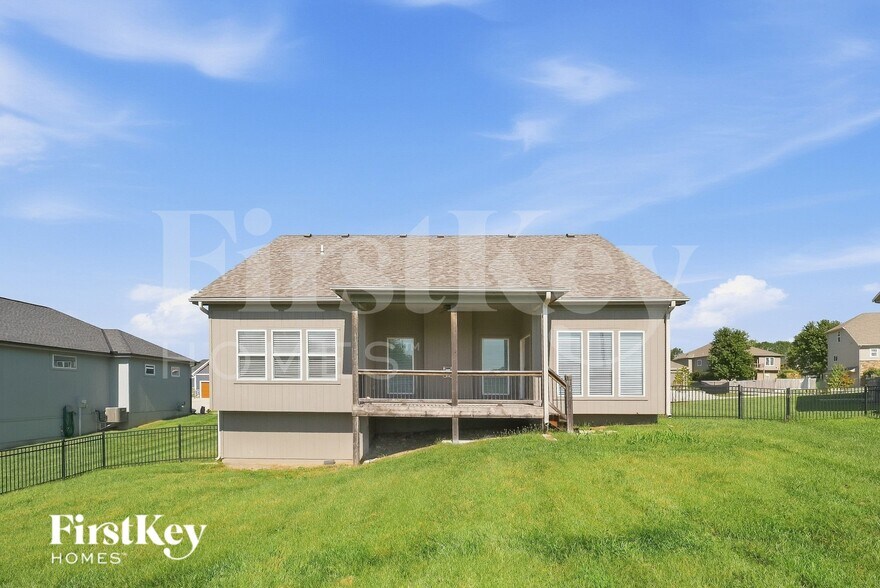 Building Photo - 15235 Knight Rd