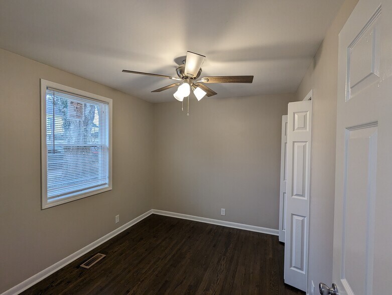 Building Photo - 850 N 2nd St