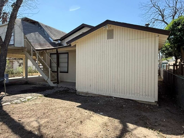 Building Photo - 206 Southlawn Ave