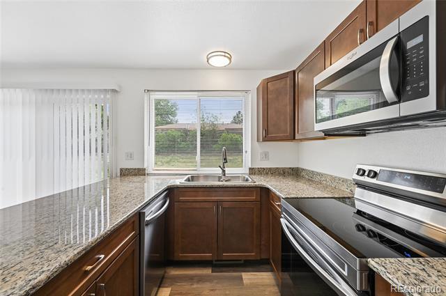 Building Photo - 15140 E Columbia Dr