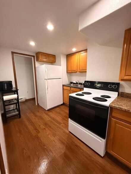 Kitchen View 2 - 1011 5th Ave SE