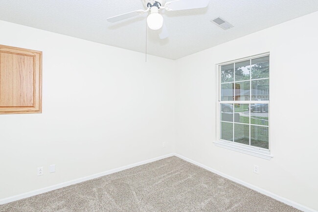 Building Photo - 3804 Larkspur Ct