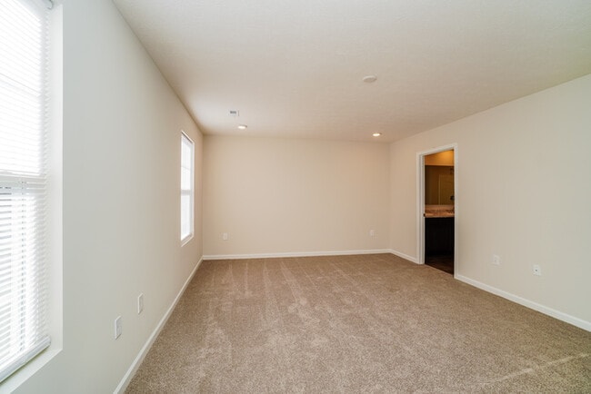 Building Photo - 2233 Woodson Dr