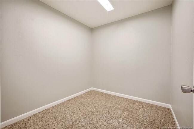 Building Photo - 221 Waxhaw Dr