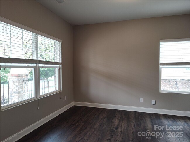 Building Photo - 9415 Segundo Ln