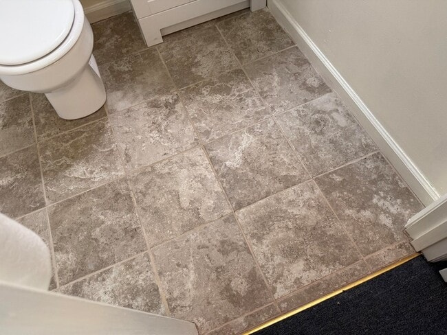 Building Photo - 419 Gibson Ln