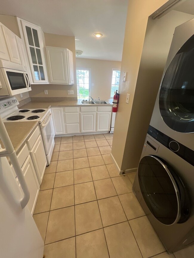 Building Photo - PRICE REDUCTION Available July 2026! Monthly rent $1,700