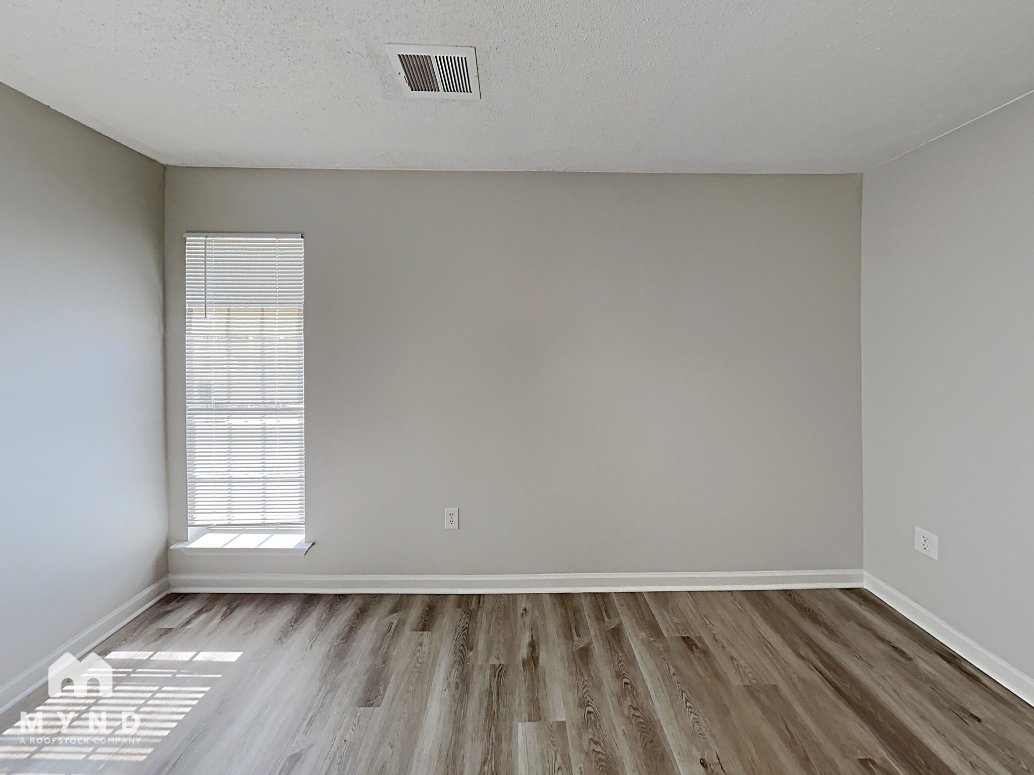 Building Photo - 5612 Kaitlyn Dr W