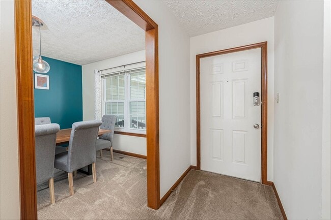 Building Photo - Beautiful Newport News Home