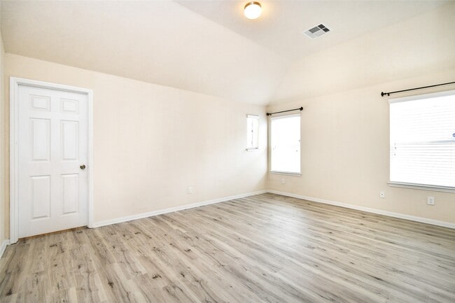 Building Photo - 3227 Thicket Path Way